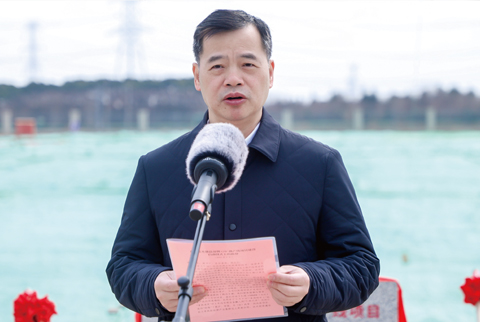江苏省常熟市委副书记、 市长张伟参加产线建设启动仪式
